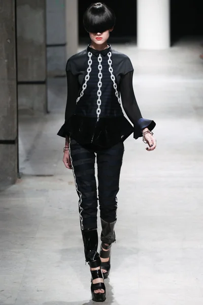 Look 29